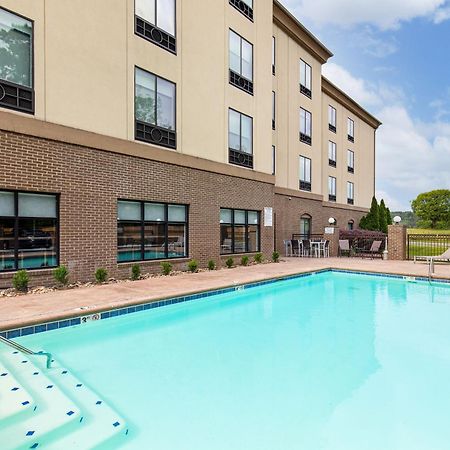 Holiday Inn Express & Suites - Cleveland Northwest By Ihg Екстериор снимка