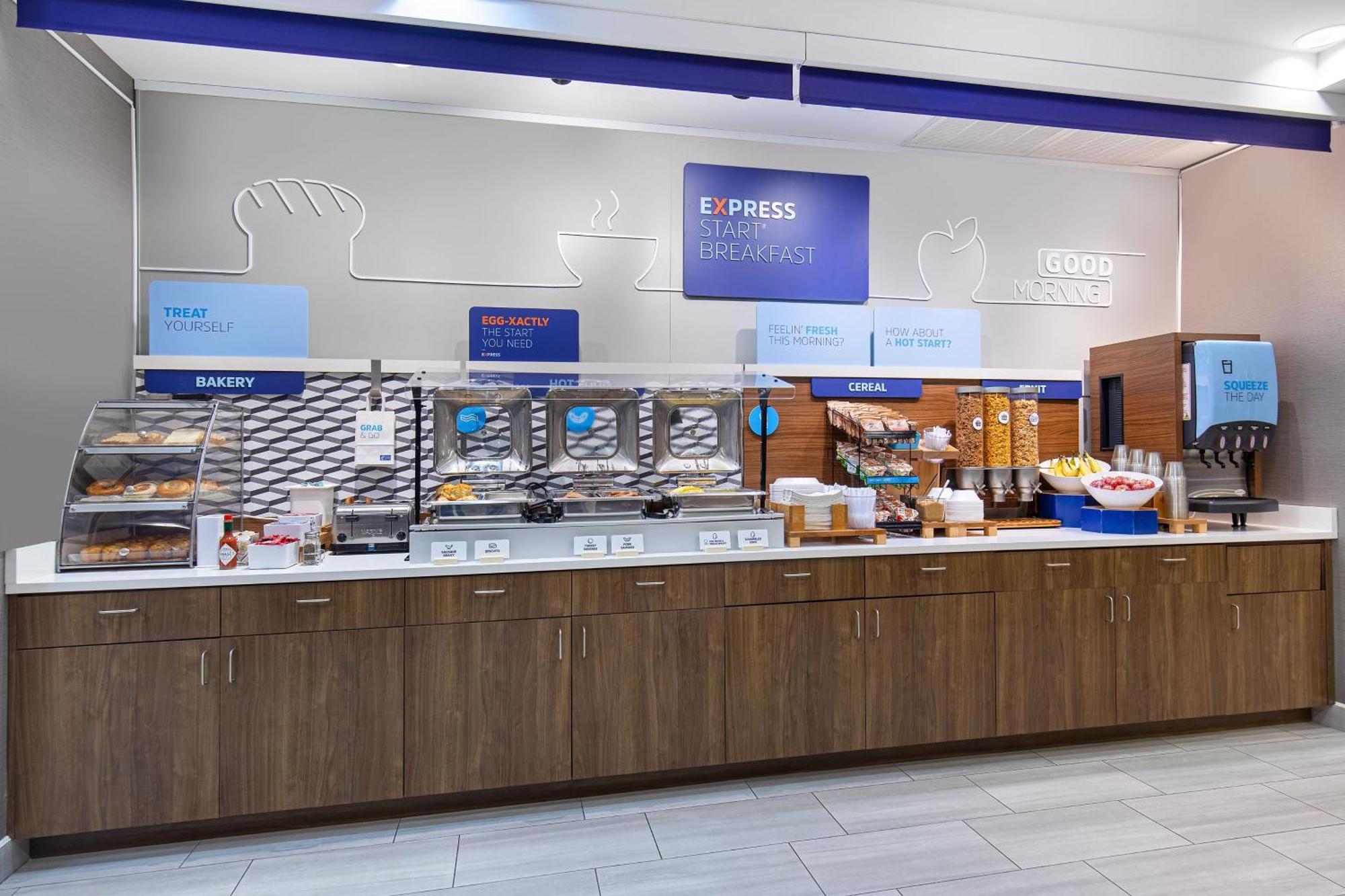 Holiday Inn Express & Suites - Cleveland Northwest By Ihg Екстериор снимка