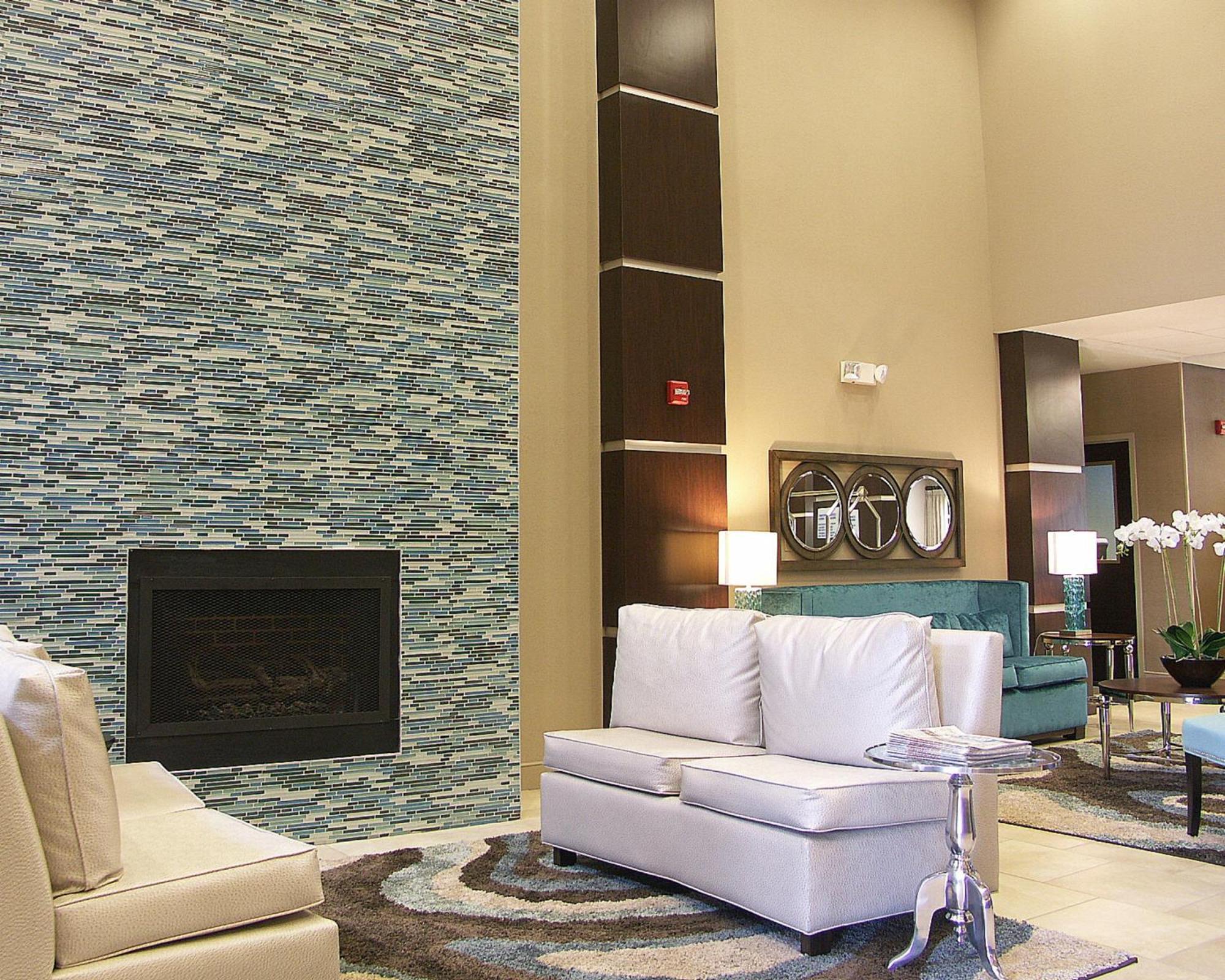 Holiday Inn Express & Suites - Cleveland Northwest By Ihg Екстериор снимка