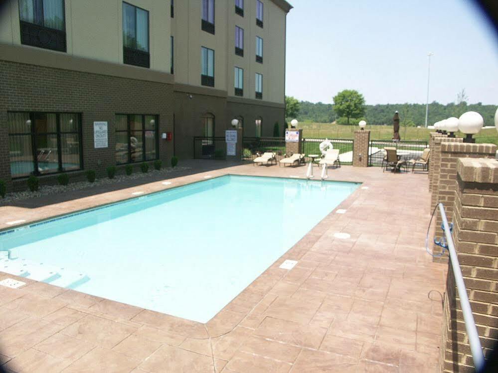 Holiday Inn Express & Suites - Cleveland Northwest By Ihg Екстериор снимка