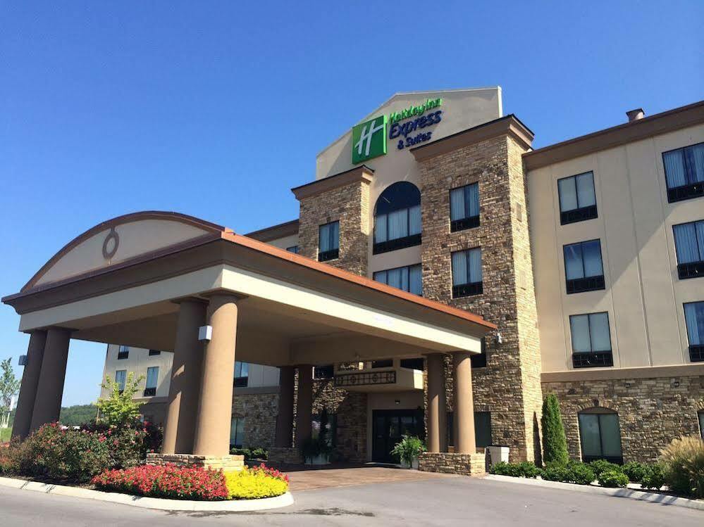Holiday Inn Express & Suites - Cleveland Northwest By Ihg Екстериор снимка